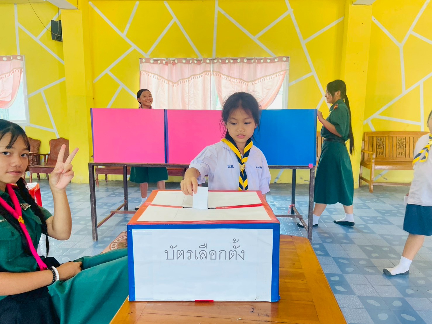 LINE_ALBUM_เลือกตั้งประธานนักเรียนปี 2569_260528_31