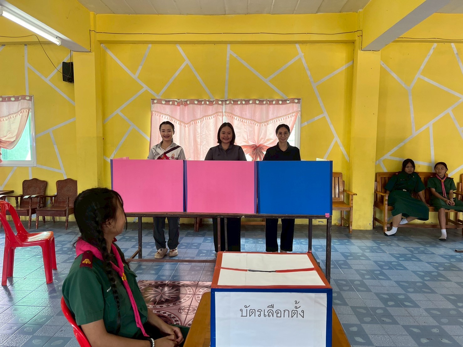 LINE_ALBUM_เลือกตั้งประธานนักเรียนปี 2569_260528_49