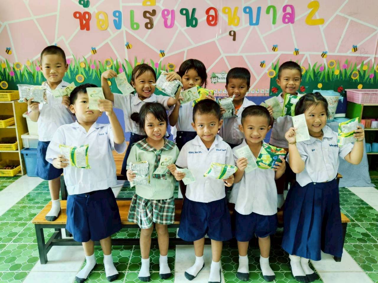 LINE_ALBUM_พระอาจารย์มอบทุน 10 มิ.ย.69_260611_19
